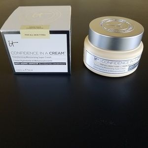 IT Cosmetics Confidence in a Cream